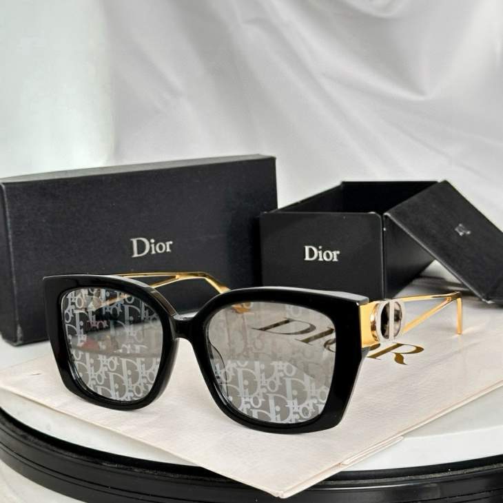 Picture of Dior Sunglasses _SKUfw79478872fw